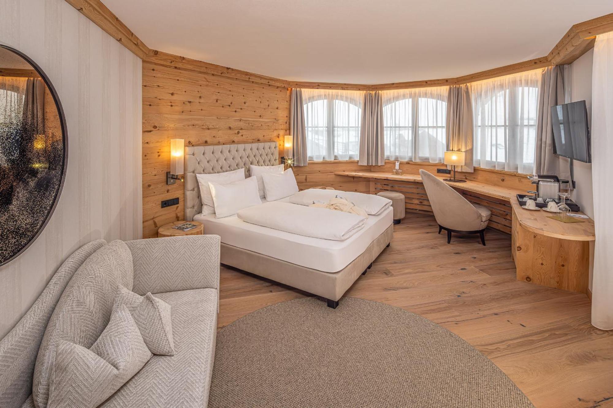 Savoy Dolomites Luxury & Spa Hotel سيلفا دي فال جاردينا المظهر الخارجي الصورة