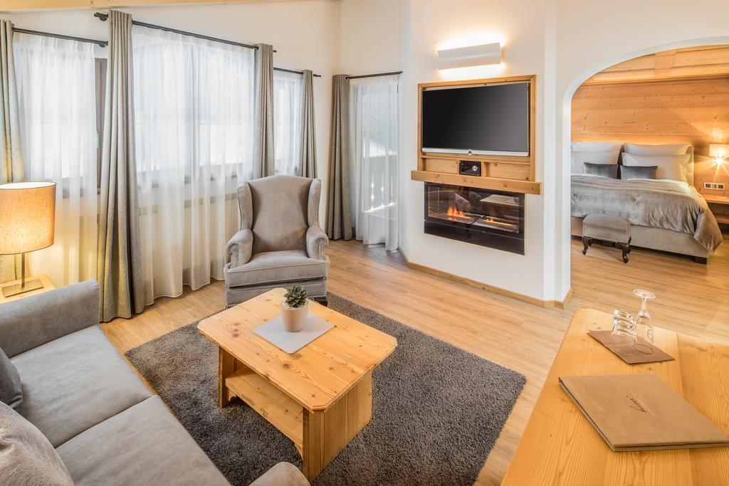 Savoy Dolomites Luxury & Spa Hotel سيلفا دي فال جاردينا المظهر الخارجي الصورة