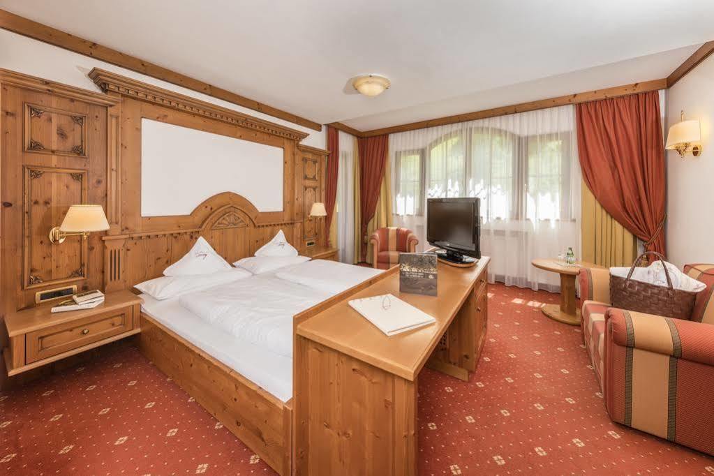 Savoy Dolomites Luxury & Spa Hotel سيلفا دي فال جاردينا المظهر الخارجي الصورة